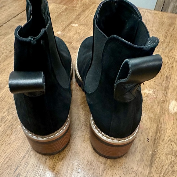 Bertuchi Black Suede Chelsea Boots - Picture 3 of 6